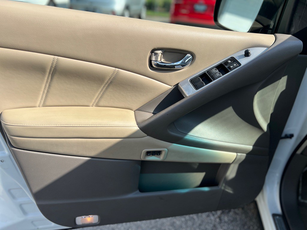 2011 Nissan Murano Image 14