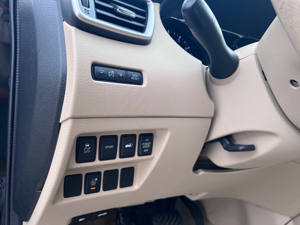 2014 Nissan Rogue Image 18