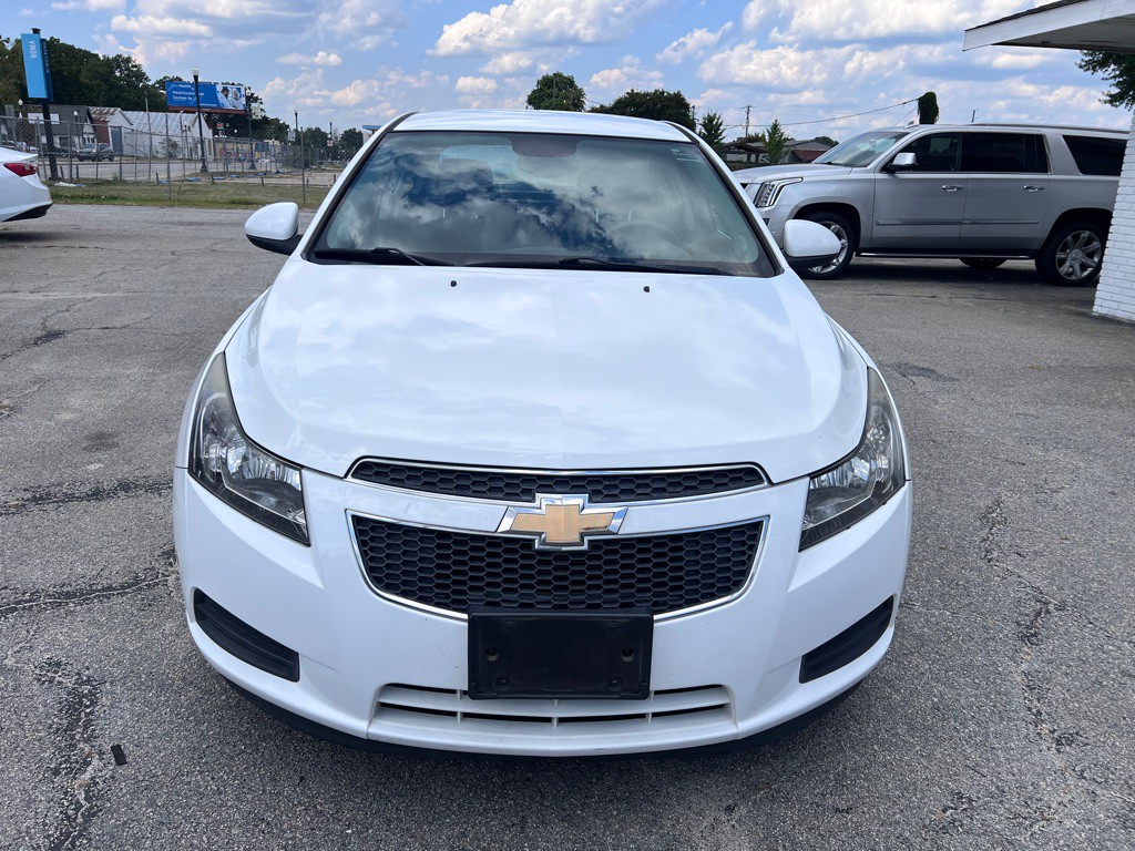 2013 Chevrolet Cruze Image 2