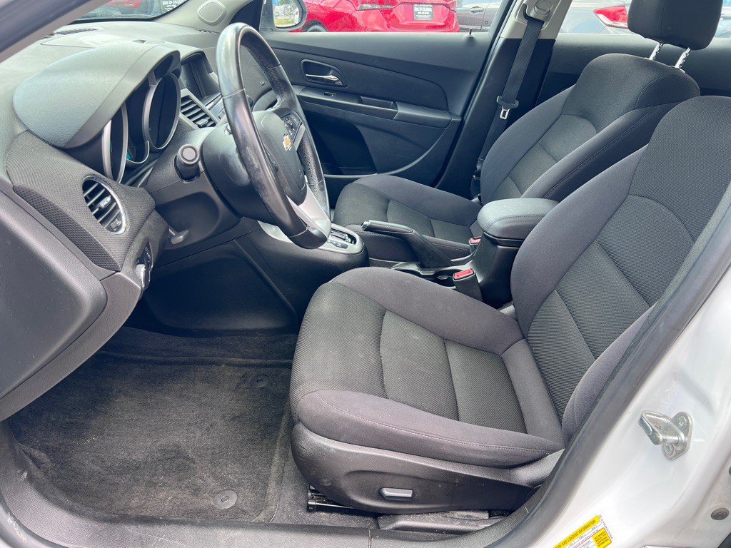2013 Chevrolet Cruze Image 10