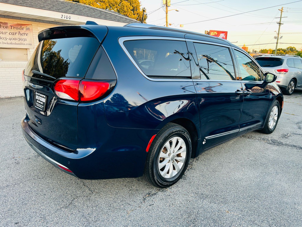 2019 Chrysler Pacifica Image 5