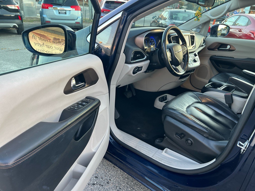 2019 Chrysler Pacifica Image 9