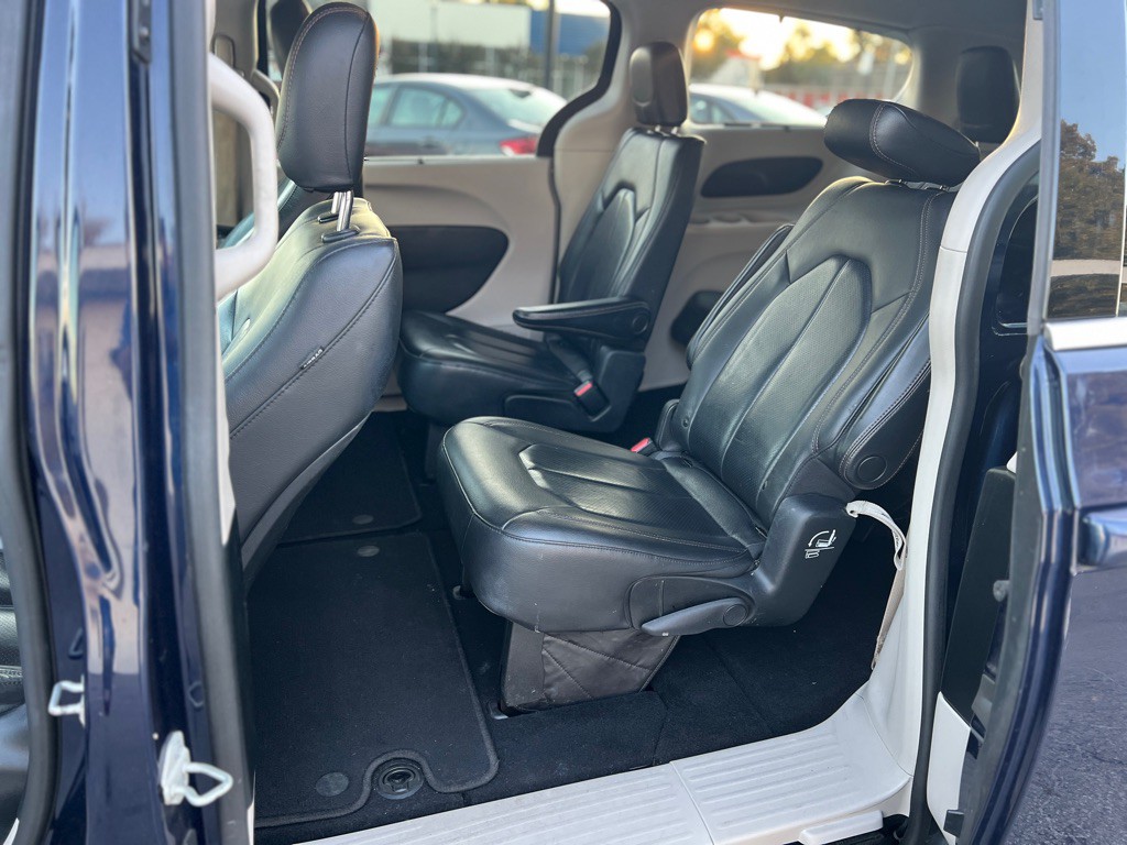 2019 Chrysler Pacifica Image 10