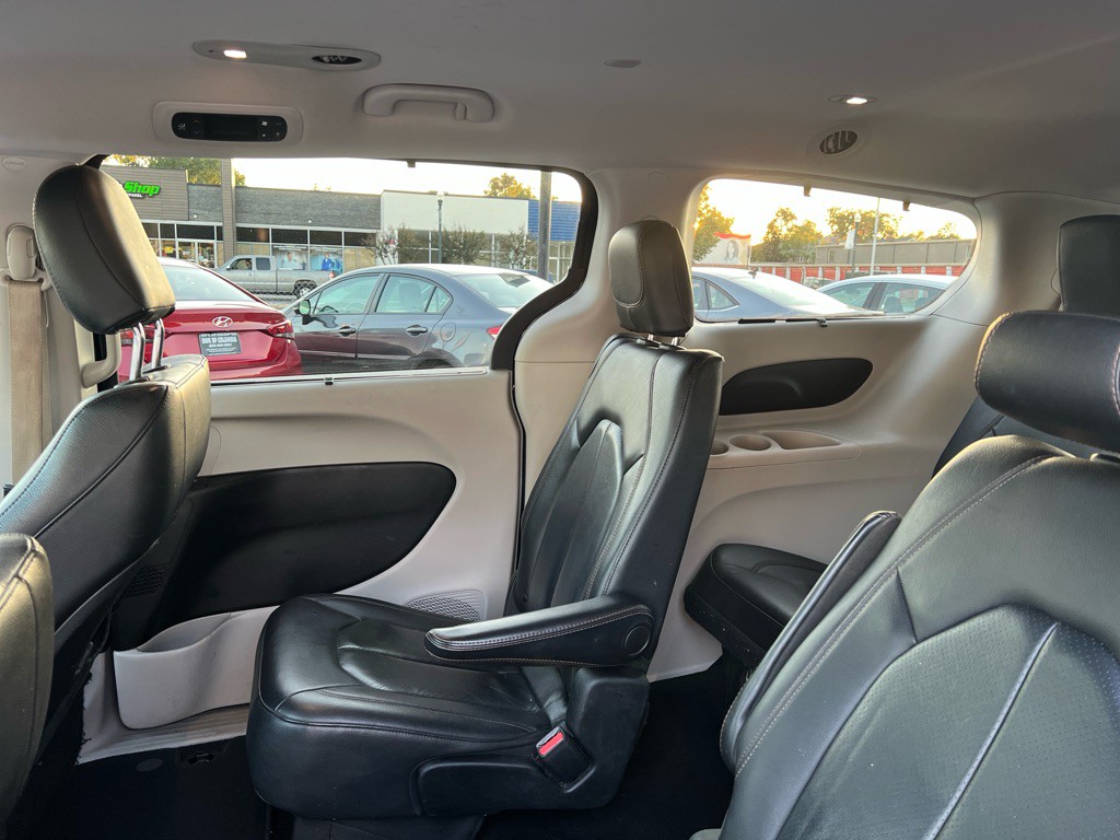 2019 Chrysler Pacifica Image 12
