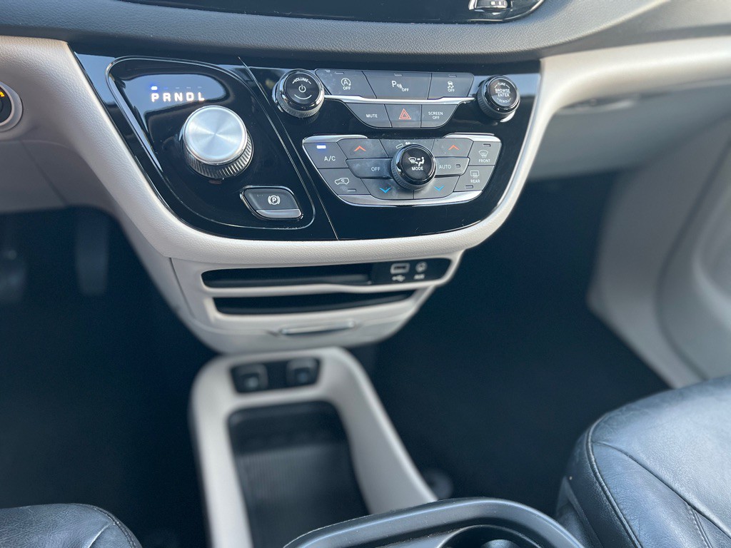 2019 Chrysler Pacifica Image 19