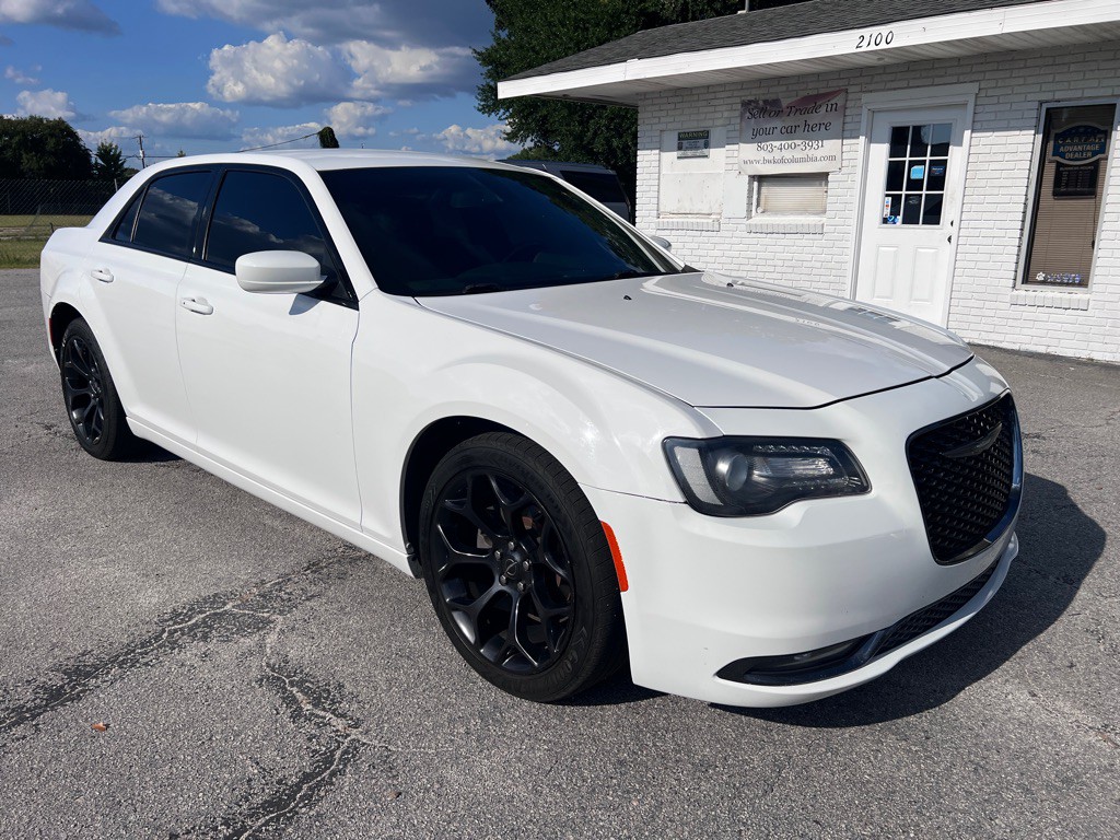 2019 Chrysler 300 Image 3