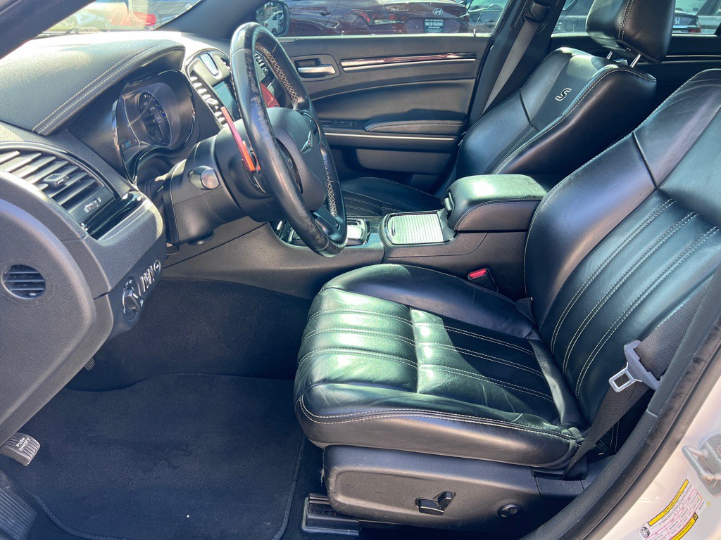 2019 Chrysler 300 Image 10