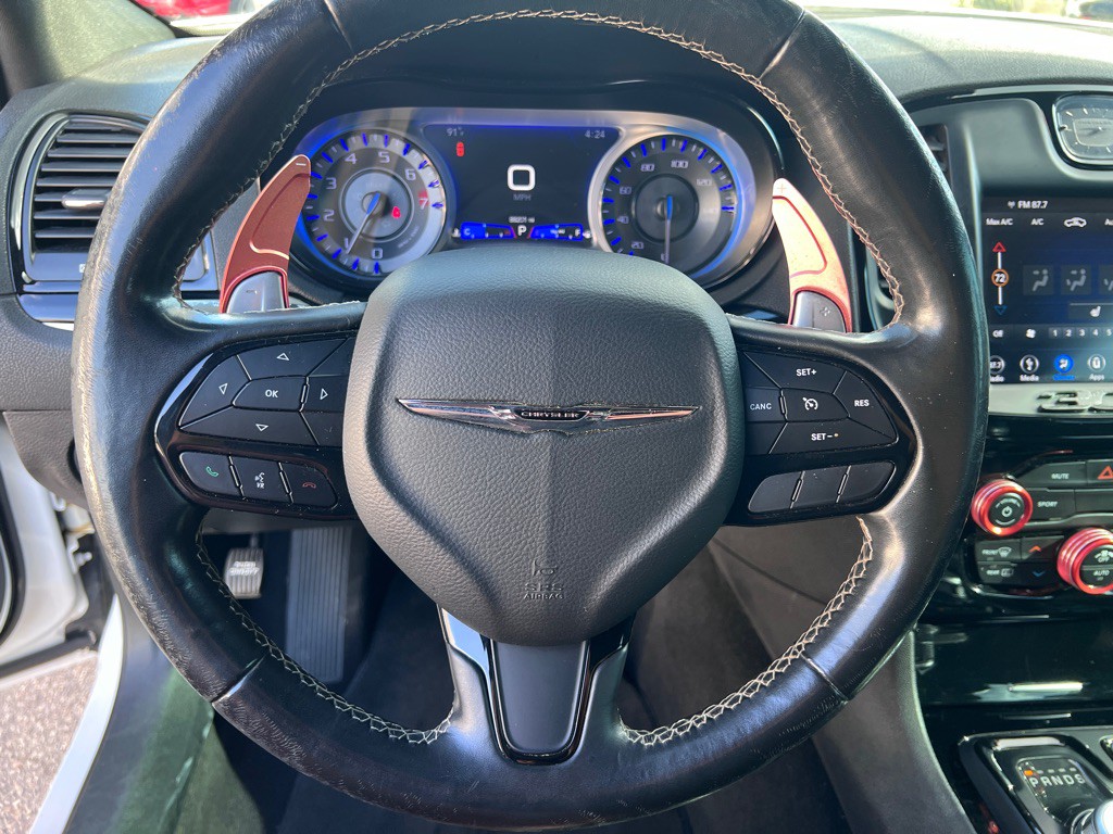 2019 Chrysler 300 Image 15