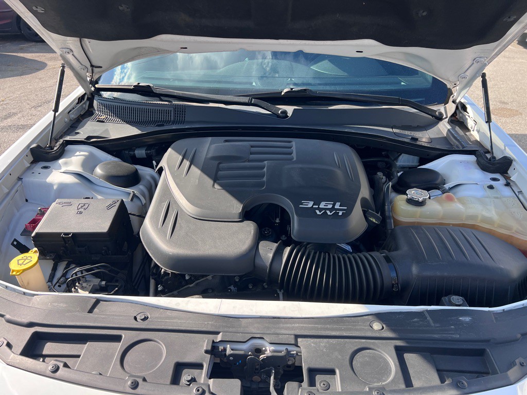 2019 Chrysler 300 Image 17