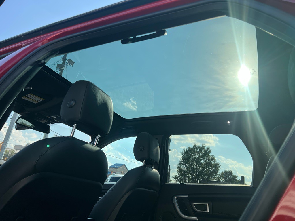2017 Land Rover Discovery Sport Image 21