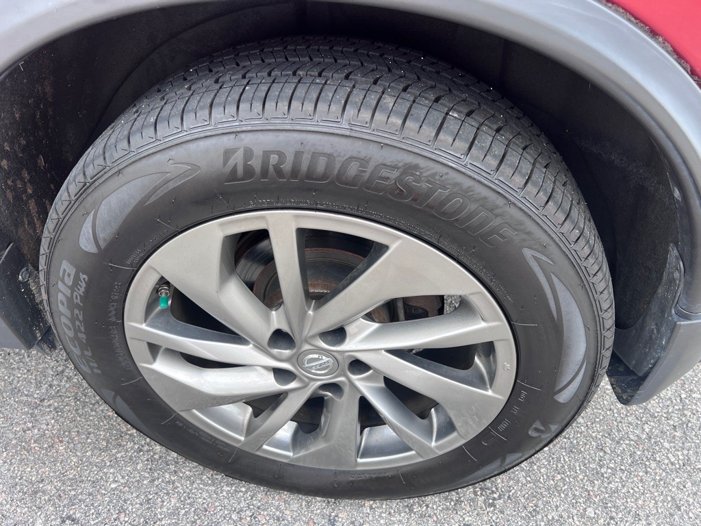 2015 Nissan Rogue Image 25