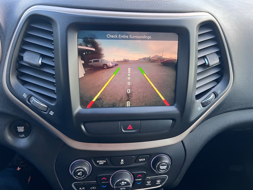 2017 Jeep Cherokee Image 15