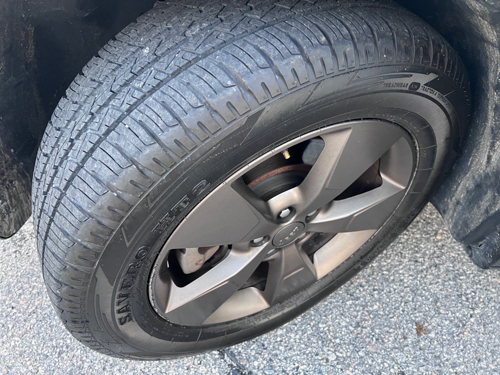 2017 Jeep Cherokee Image 19