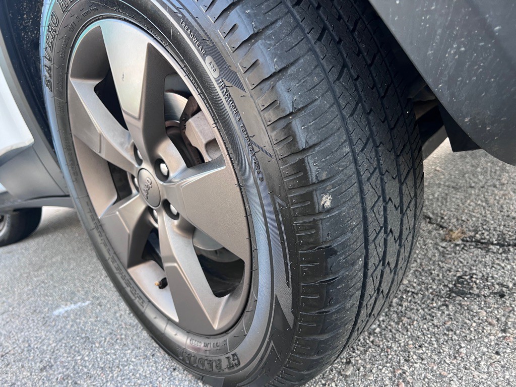 2017 Jeep Cherokee Image 20