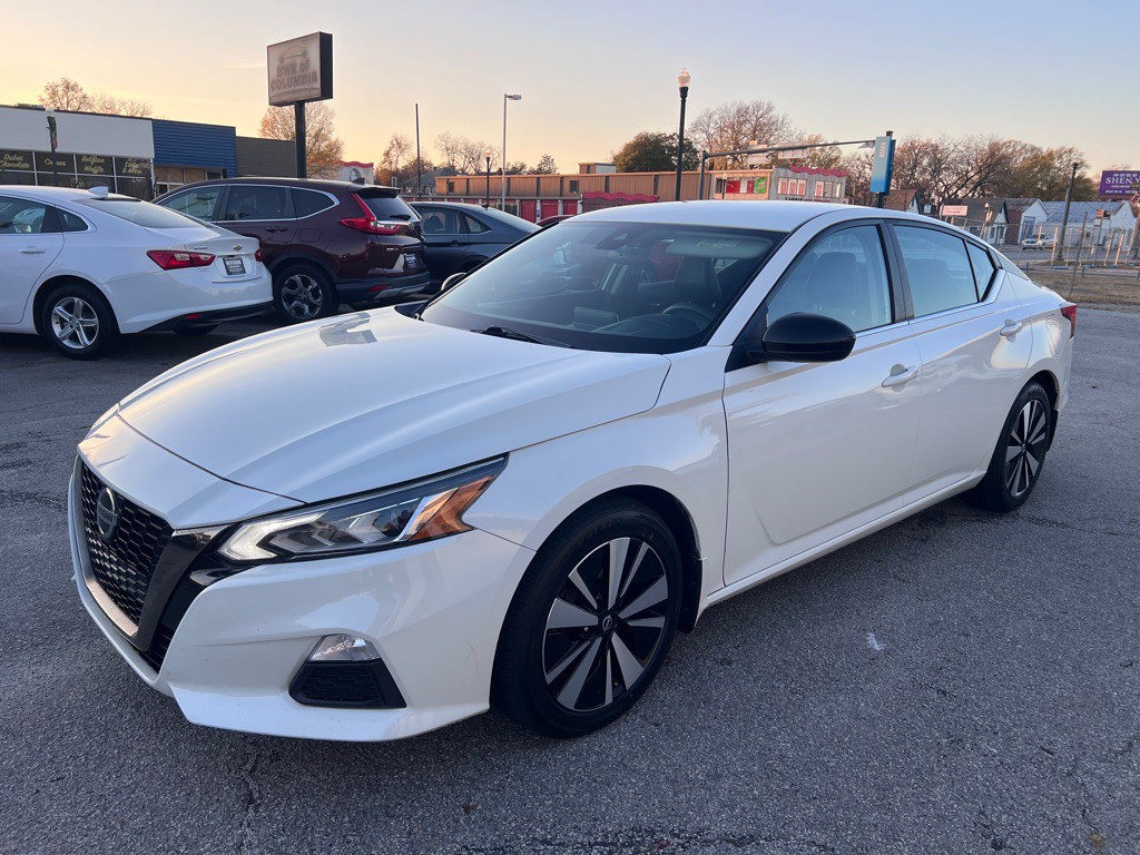 2021 Nissan Altima Image 1