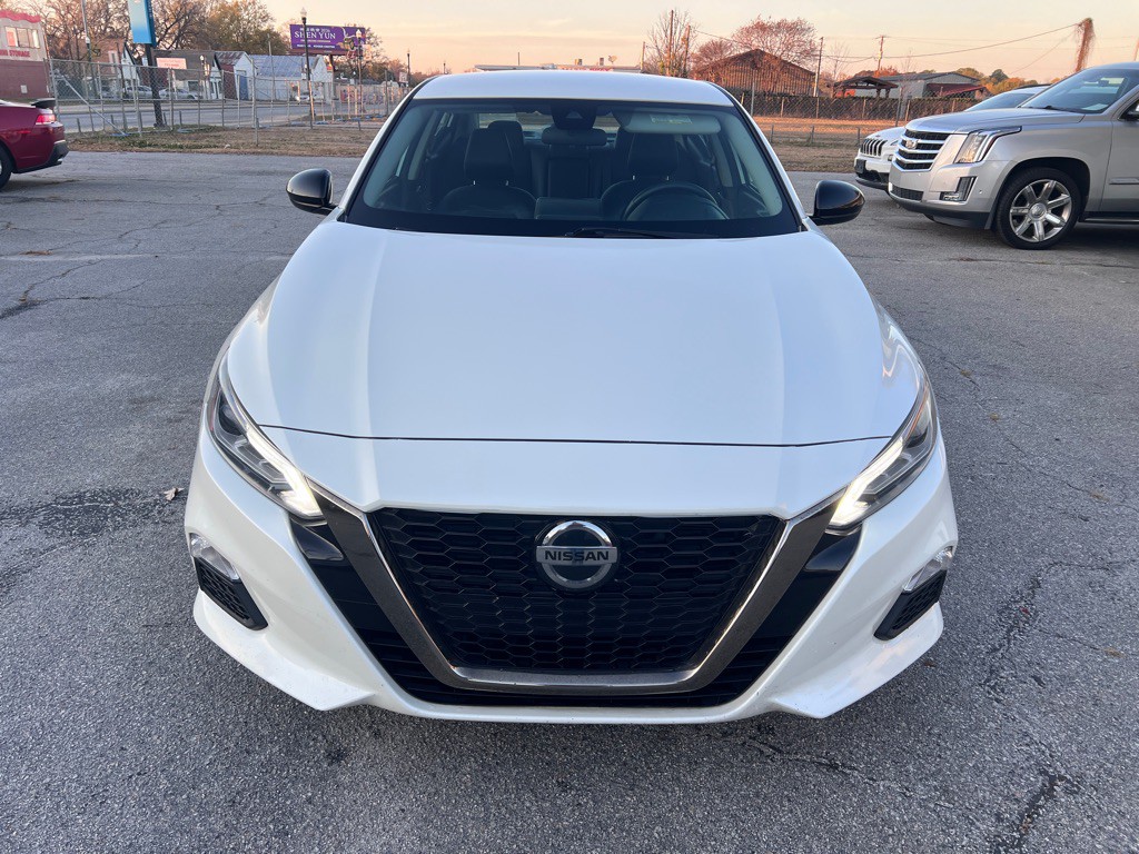 2021 Nissan Altima Image 2