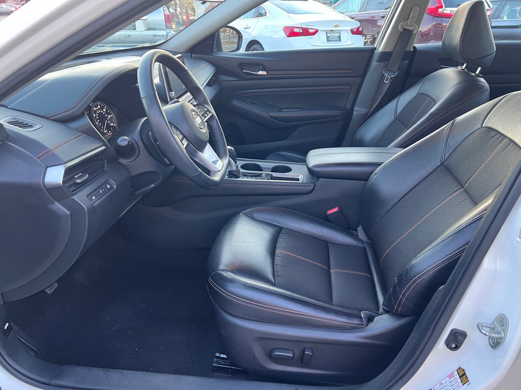 2021 Nissan Altima Image 10