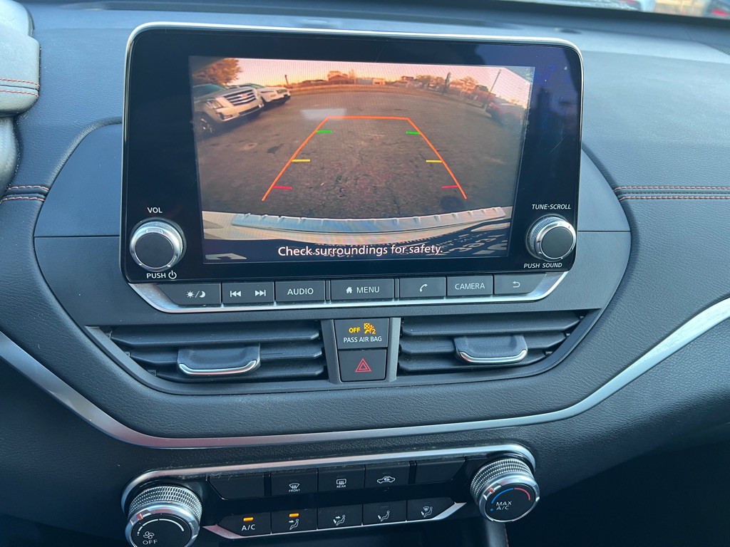 2021 Nissan Altima Image 14