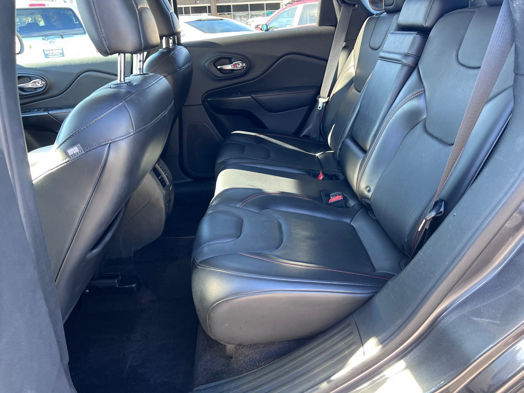 2019 Jeep Cherokee Image 11