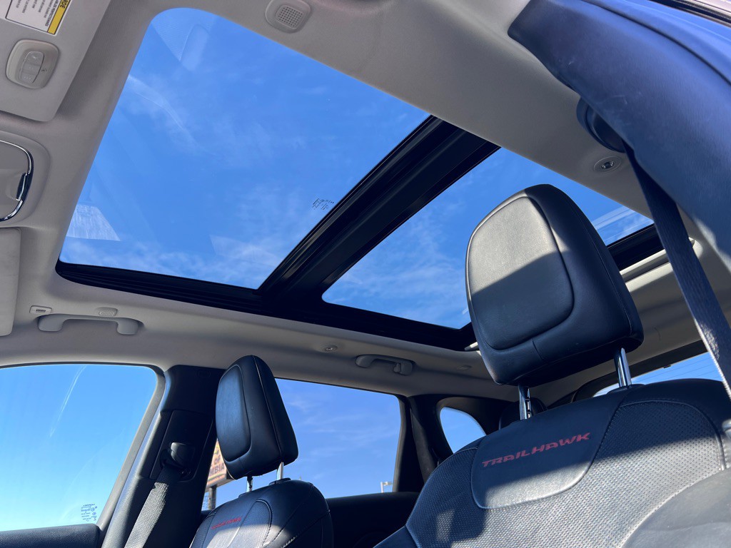 2019 Jeep Cherokee Image 17