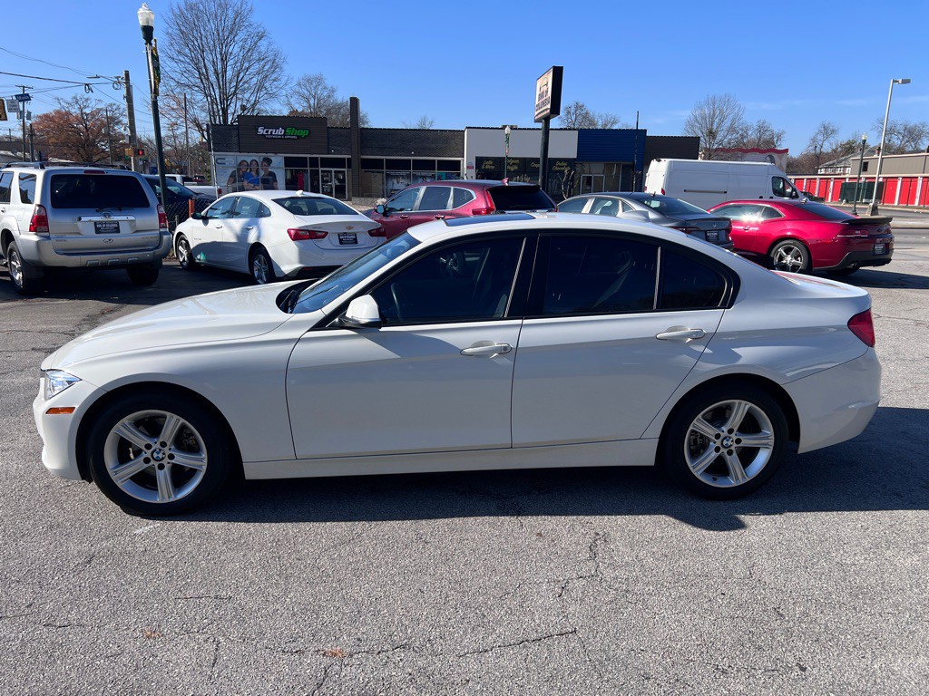 2014 BMW 3 Series Image 8