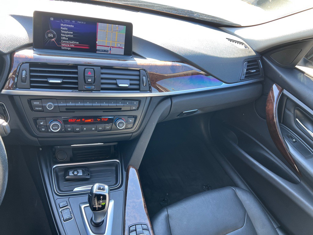 2014 BMW 3 Series Image 14