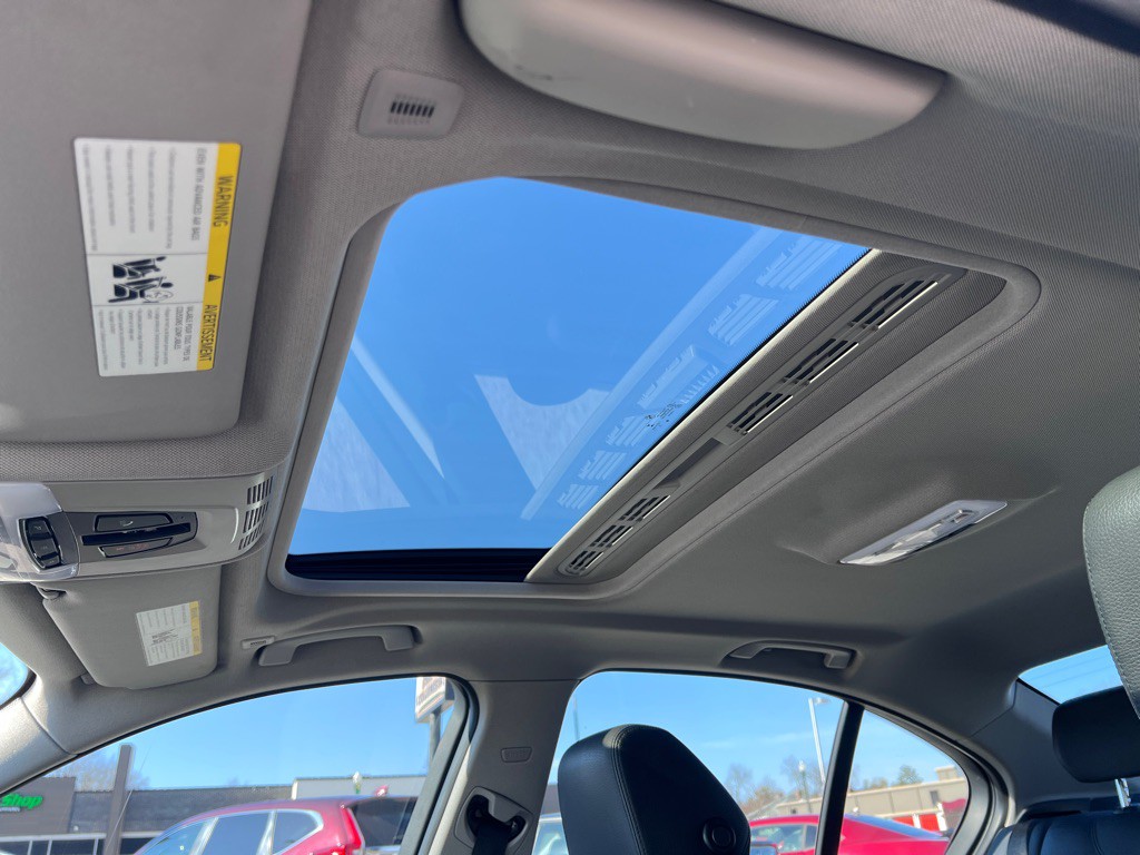 2014 BMW 3 Series Image 18