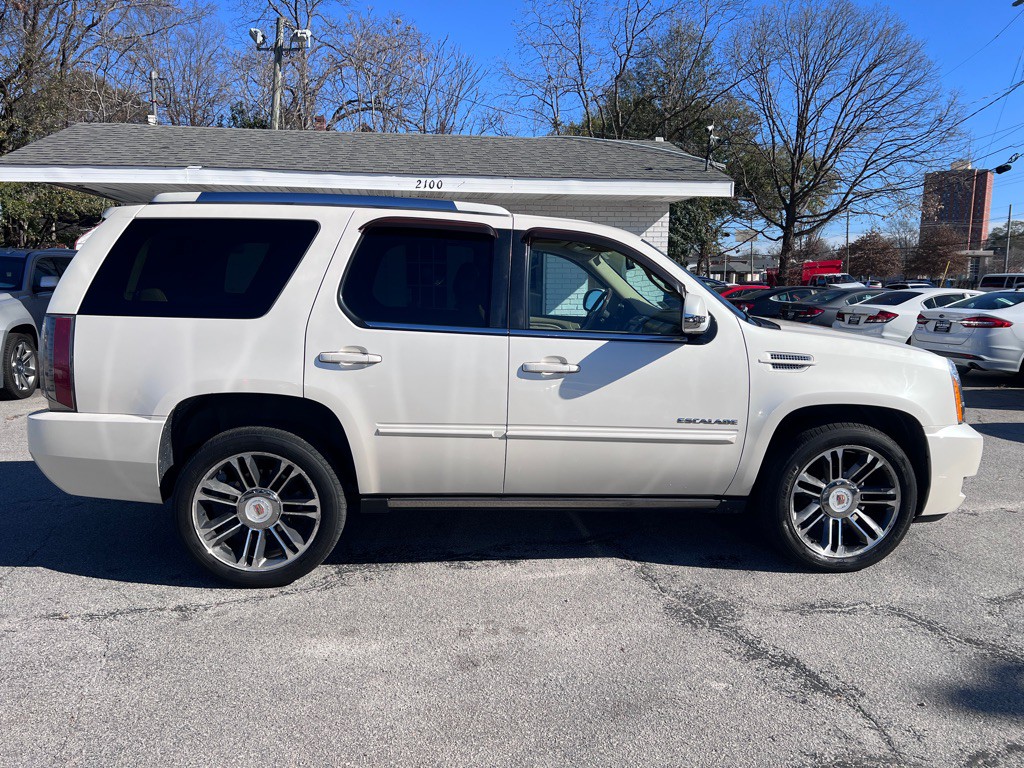 2012 Cadillac Escalade Image 4