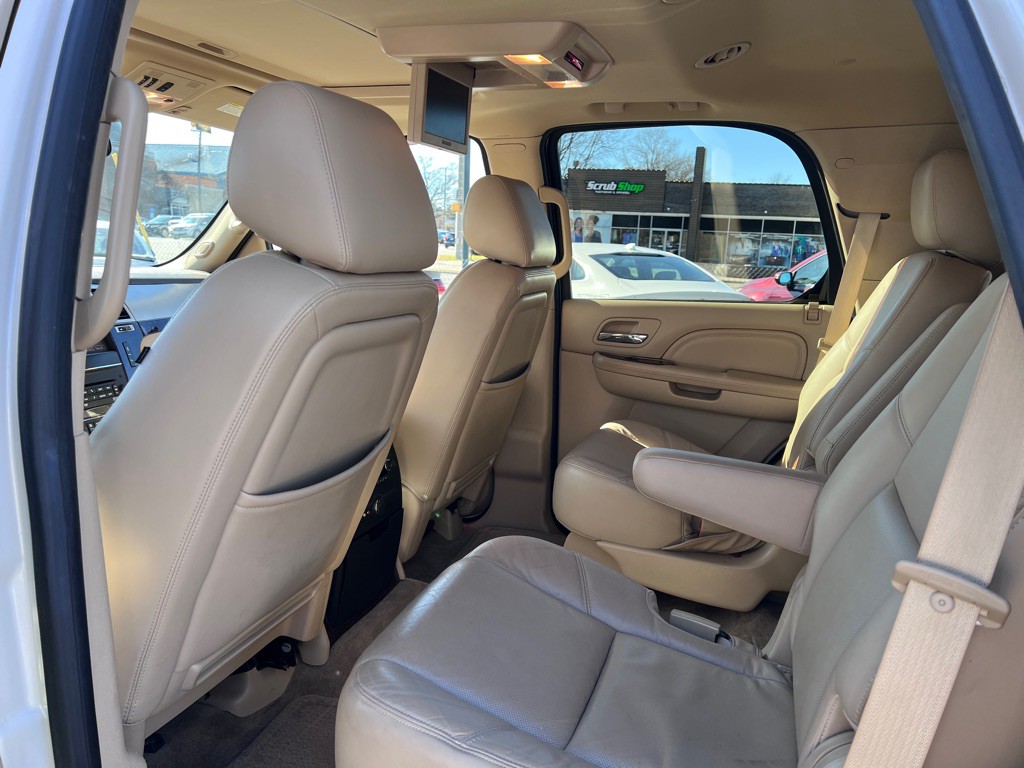 2012 Cadillac Escalade Image 13