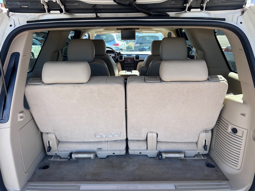 2012 Cadillac Escalade Image 14