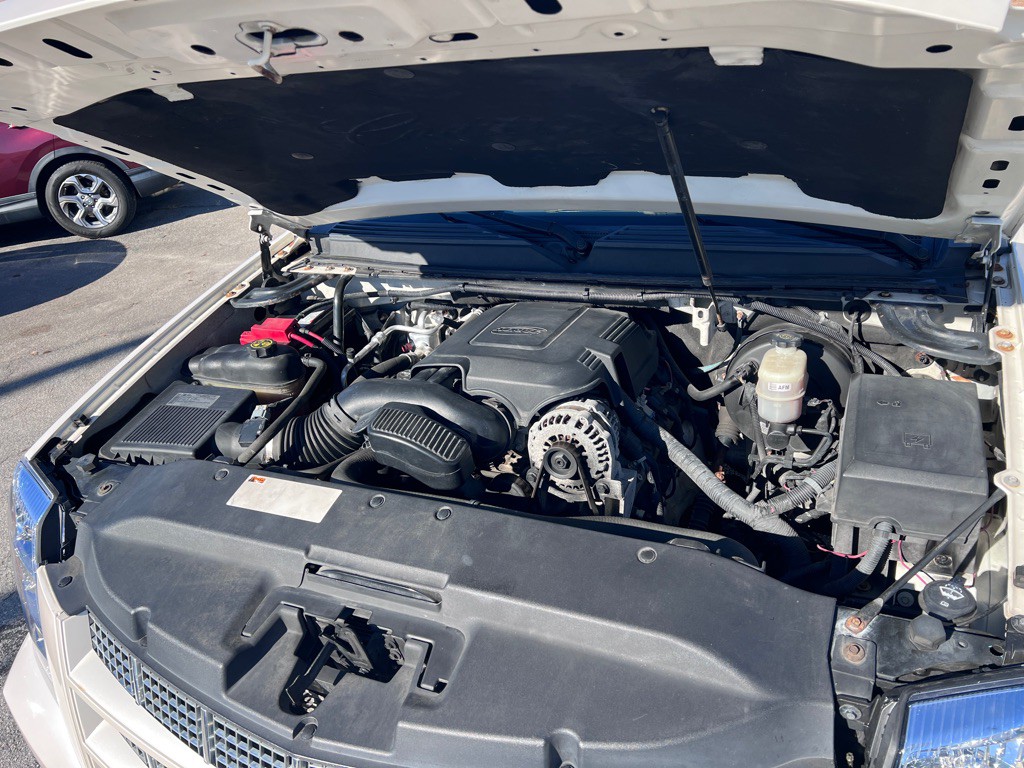 2012 Cadillac Escalade Image 22