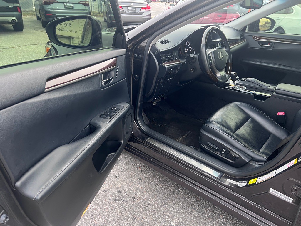 2015 Lexus ES 350 Image 9