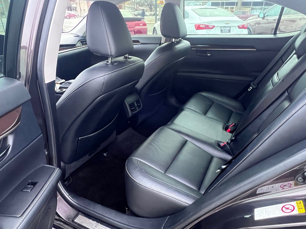 2015 Lexus ES 350 Image 11