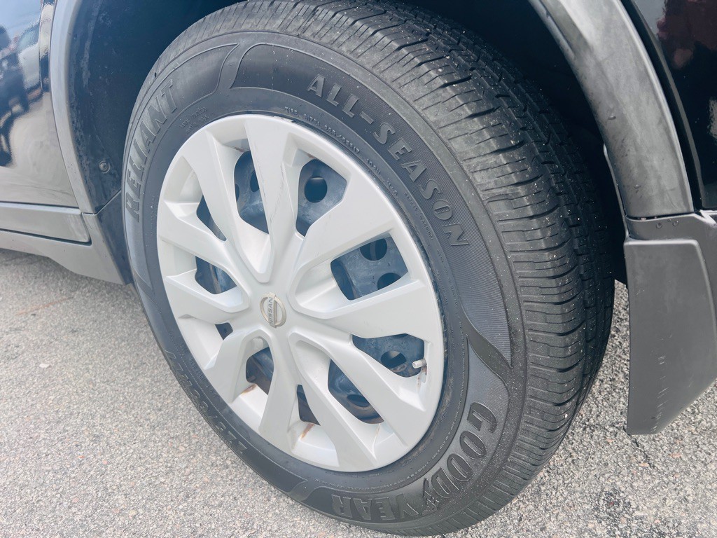 2015 Nissan Rogue Image 16