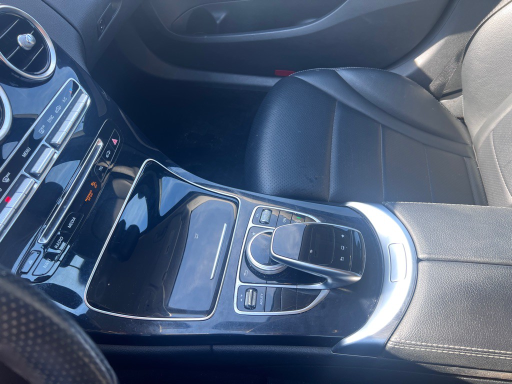 2015 Mercedes-Benz C-Class Image 16