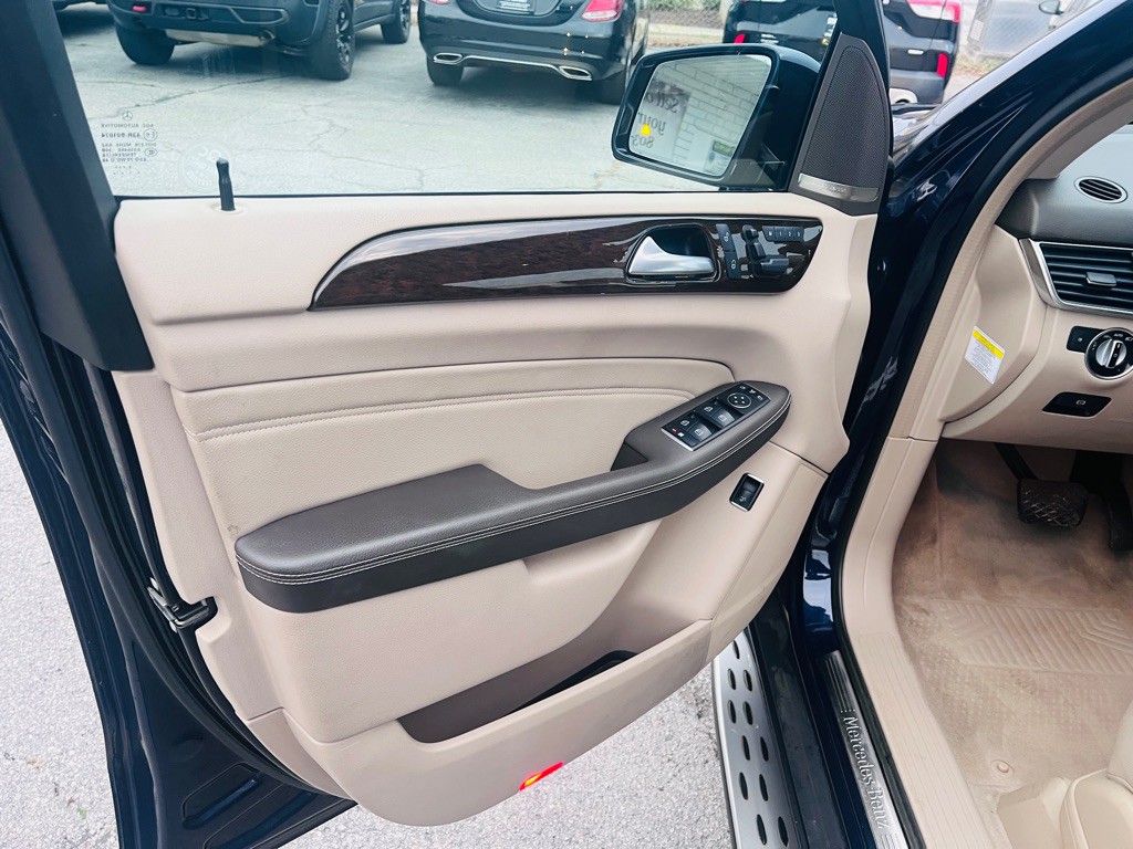 2014 Mercedes-Benz M-Class Image 9