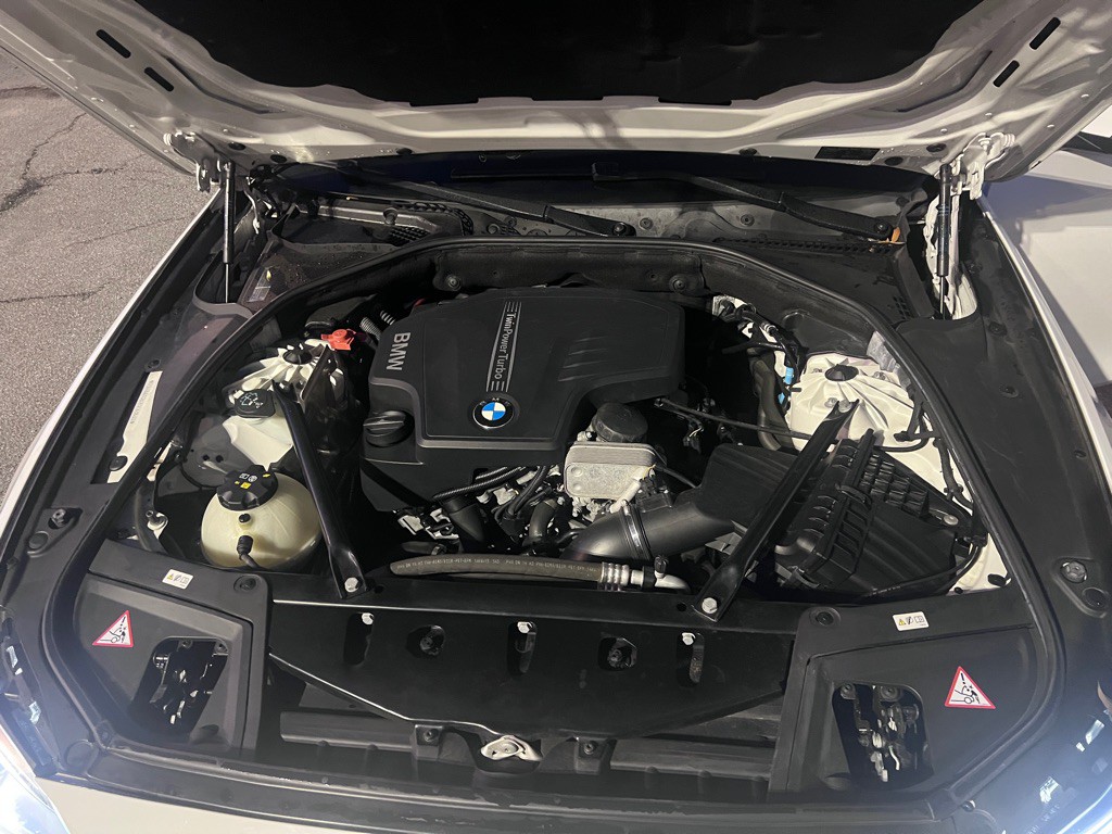 2015 BMW 5 Series Image 18