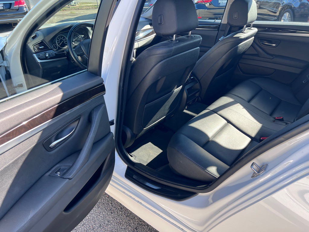2015 BMW 5 Series Image 10