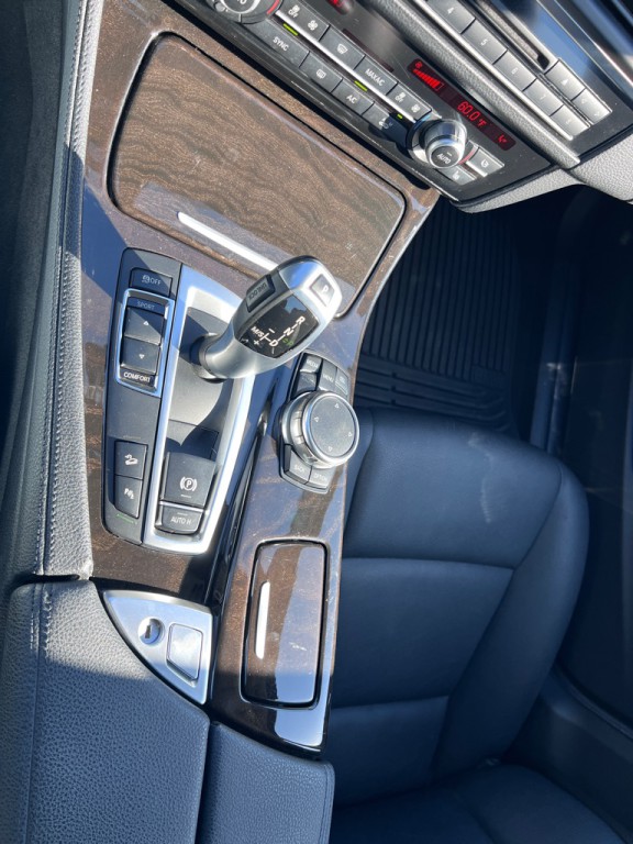 2015 BMW 5 Series Image 14