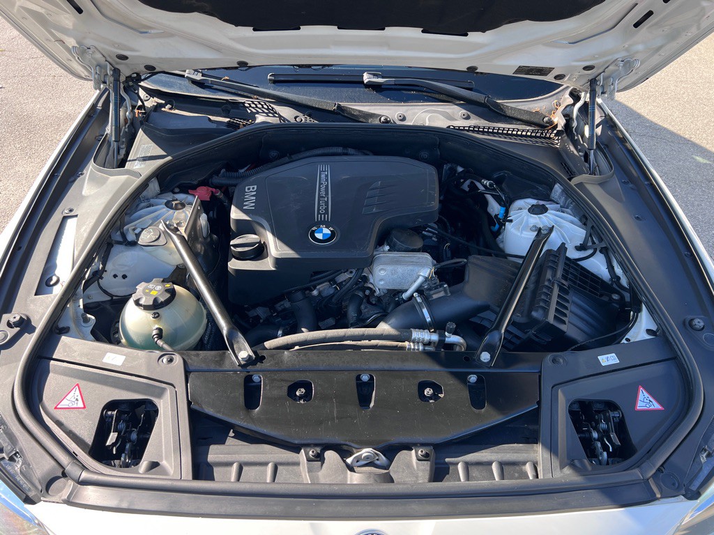 2015 BMW 5 Series Image 17