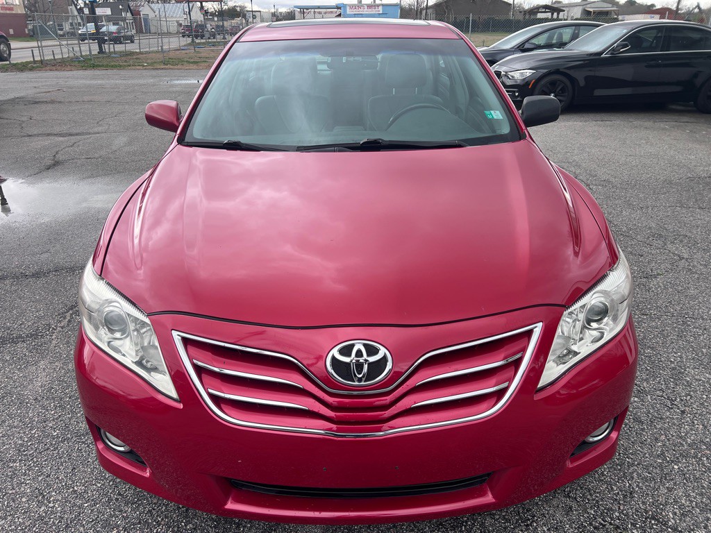2011 Toyota Camry Image 2