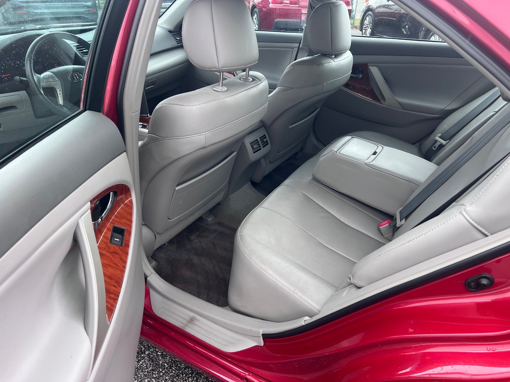 2011 Toyota Camry Image 11