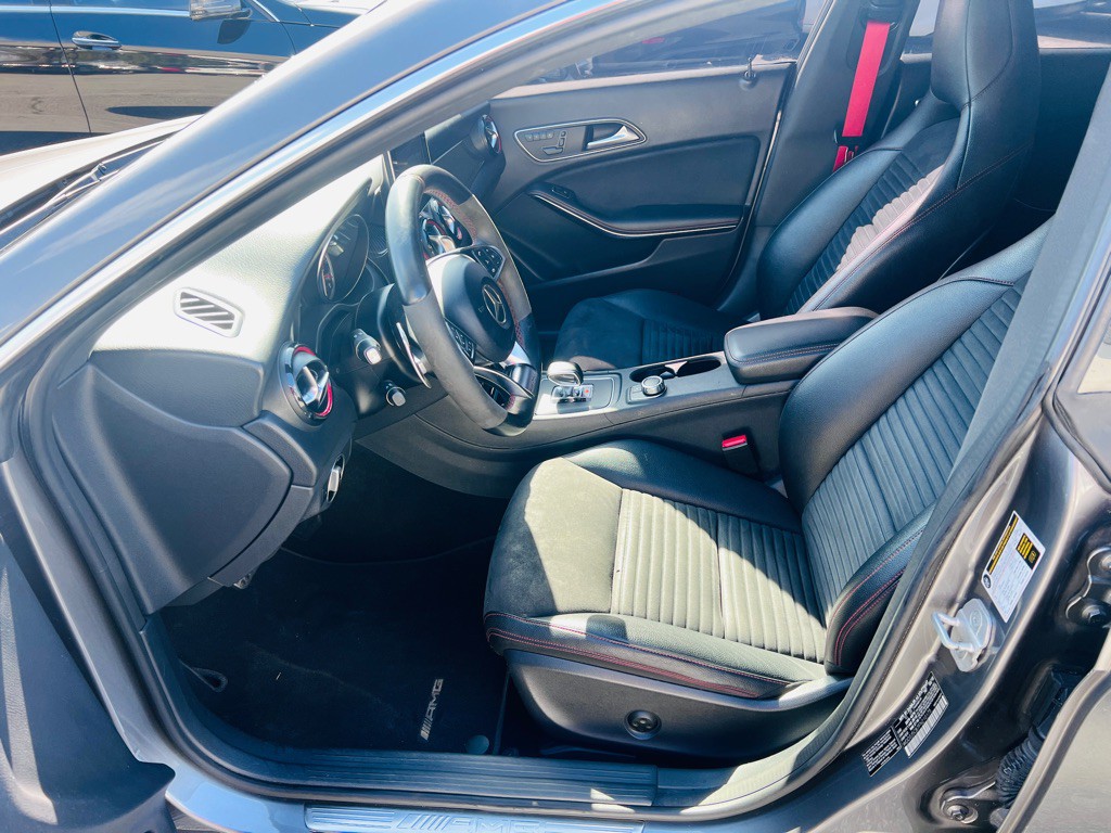 2015 Mercedes-Benz CLA-Class Image 9