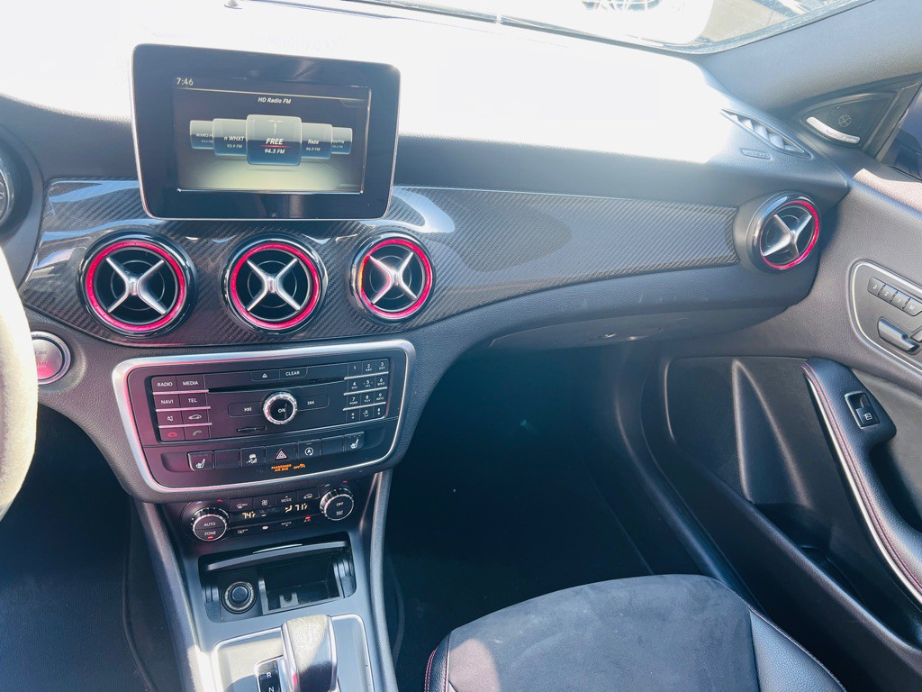 2015 Mercedes-Benz CLA-Class Image 13