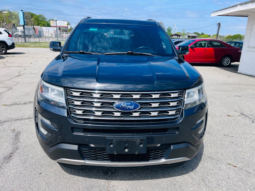 2017 Ford Explorer Image 2