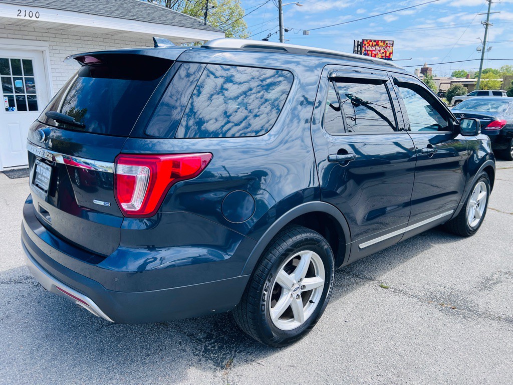2017 Ford Explorer Image 5