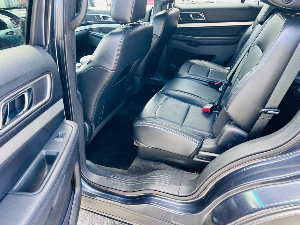 2017 Ford Explorer Image 11