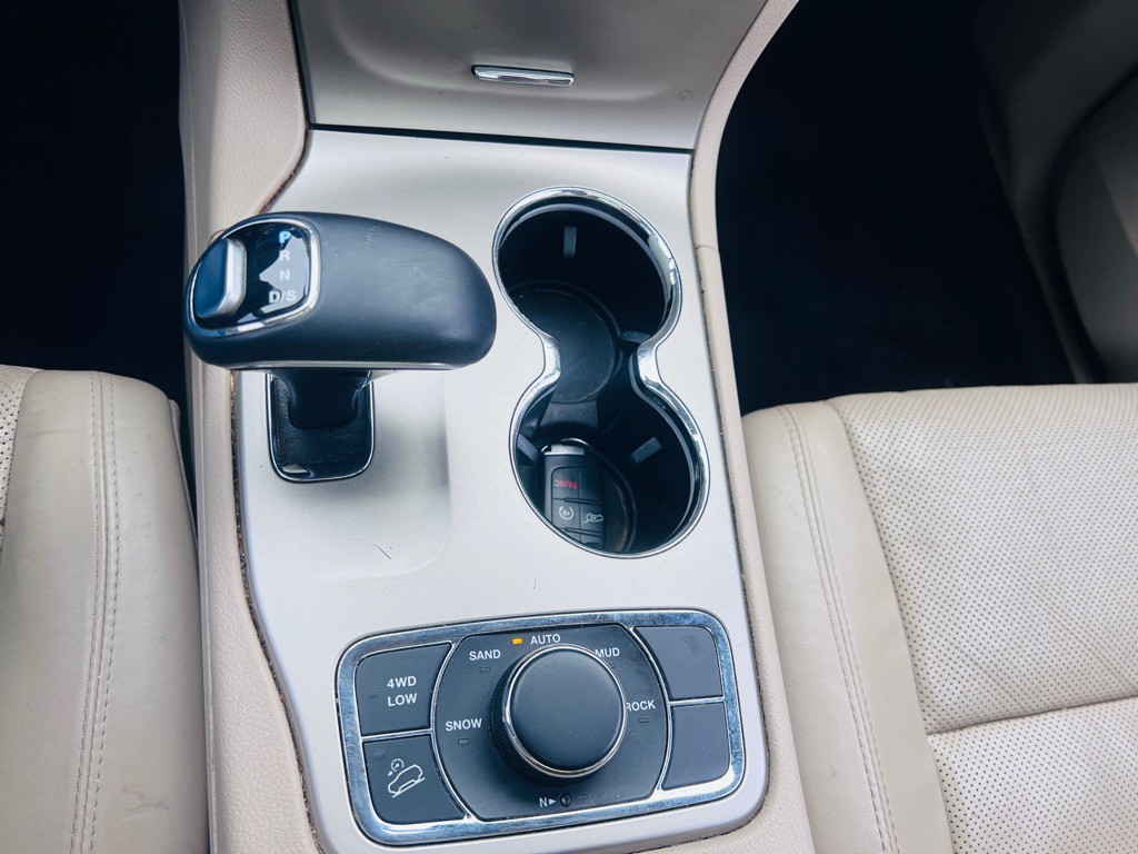 2015 Jeep Grand Cherokee Image 17