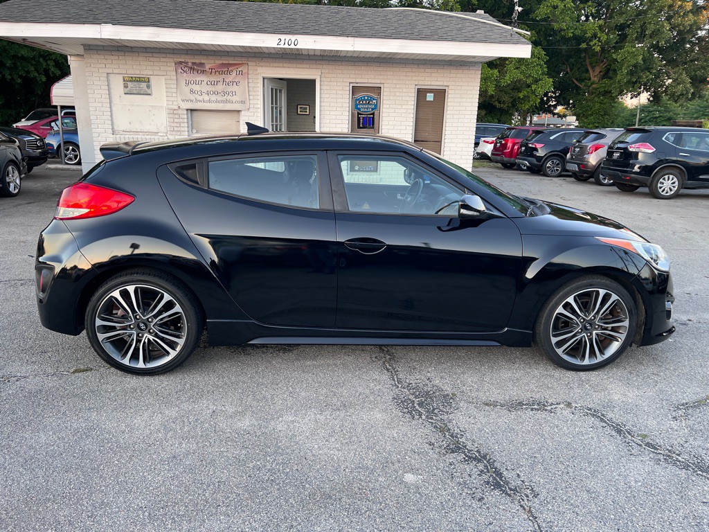 2016 Hyundai Veloster Image 4