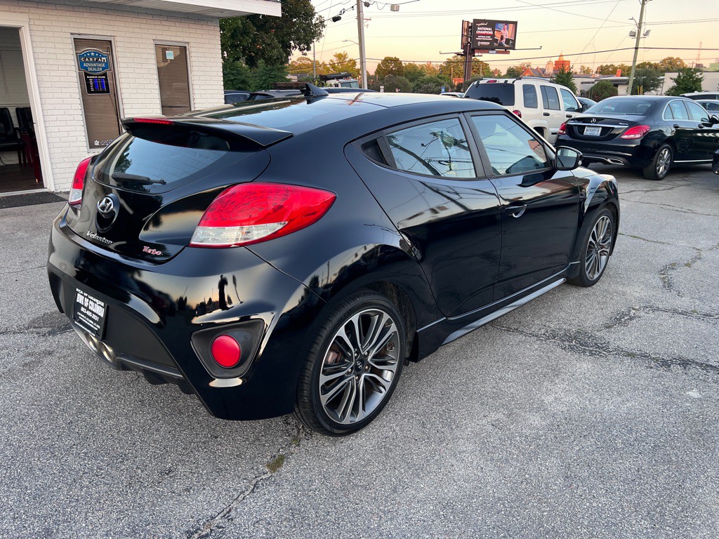2016 Hyundai Veloster Image 5